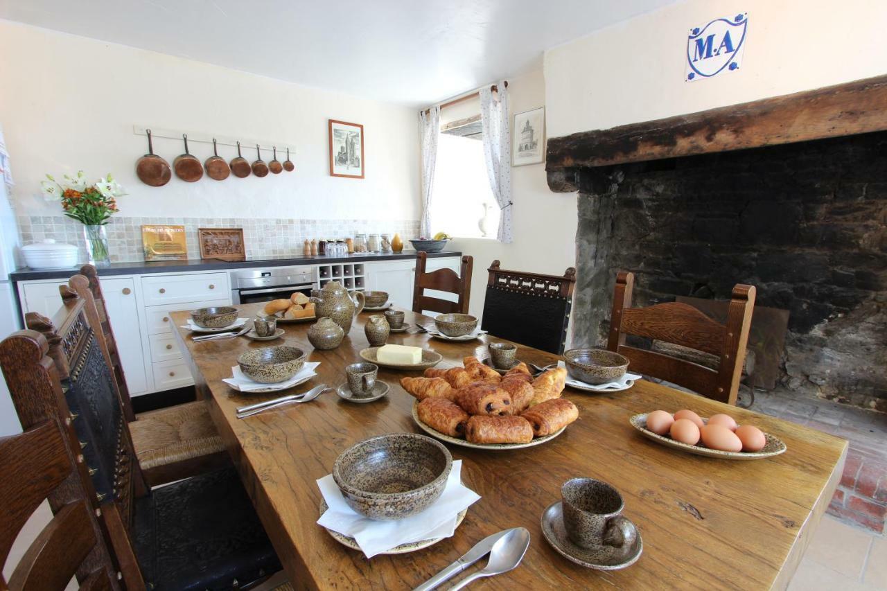 Le Douitel Bed & Breakfast Roncey Екстериор снимка