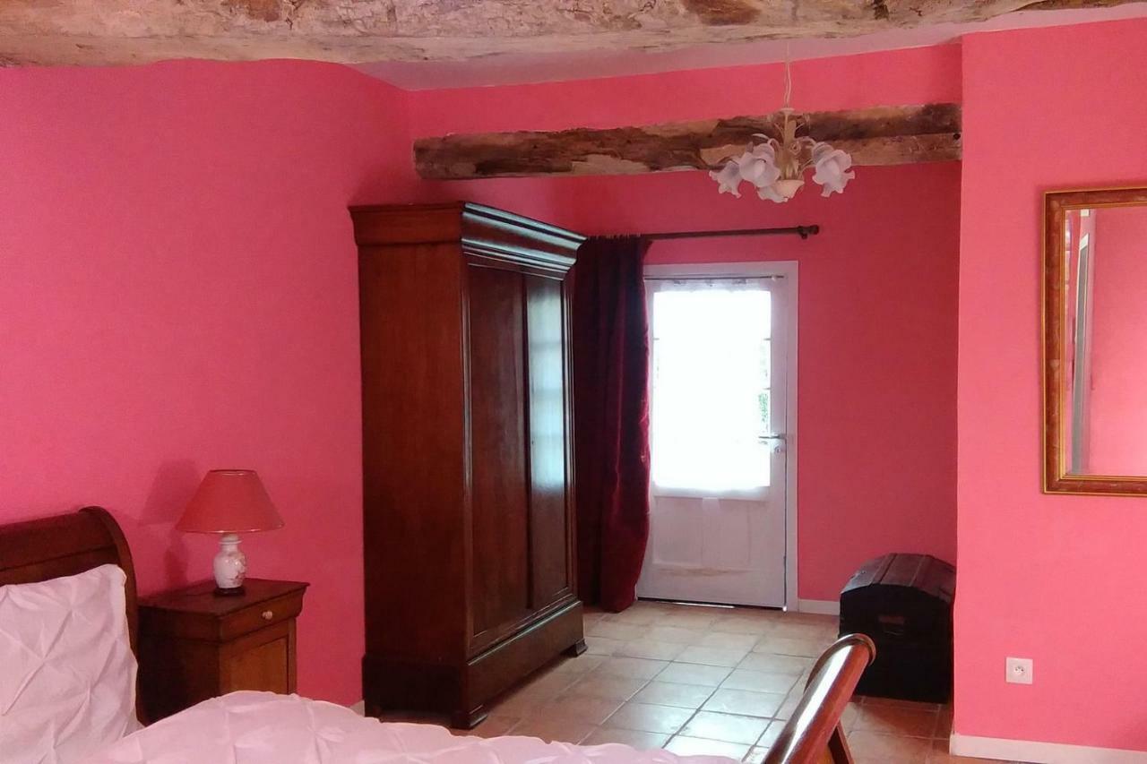 Le Douitel Bed & Breakfast Roncey Екстериор снимка